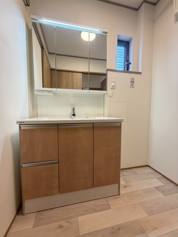 姫路市広峰１丁目の中古一戸建の洗面所