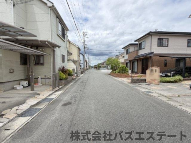 大塩町　中古一戸建ての周辺|幅員6ｍの前面道路