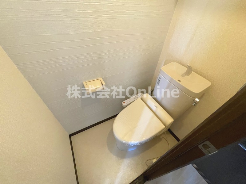 東大阪市足代北１丁目の賃貸マンションのトイレ