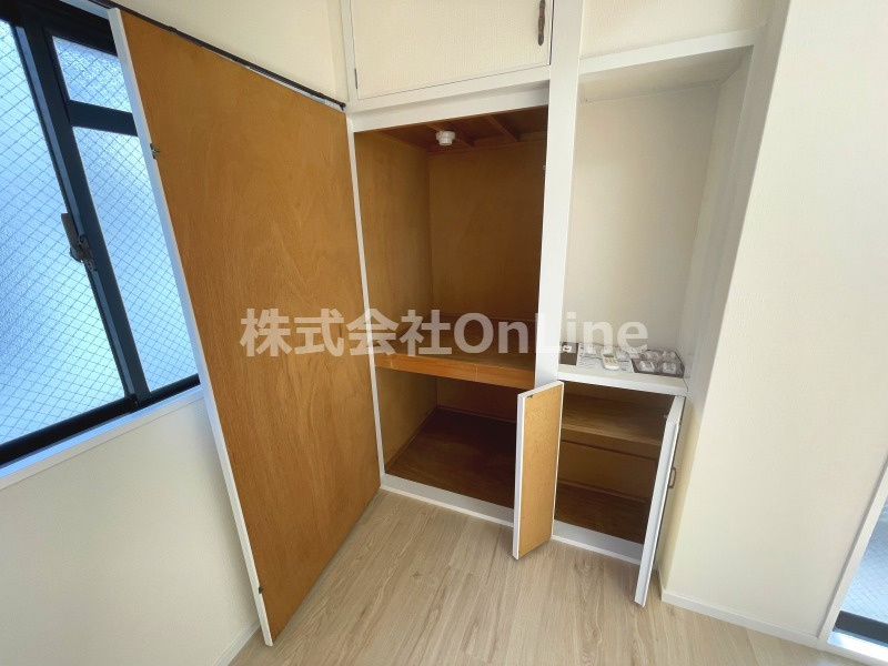 東大阪市足代北１丁目の賃貸マンションの収納