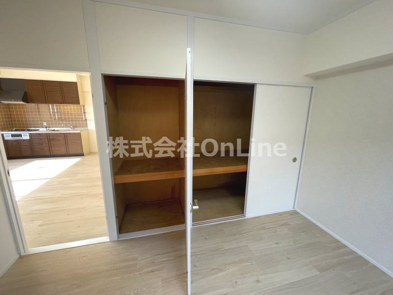 東大阪市足代北１丁目の賃貸マンションの収納