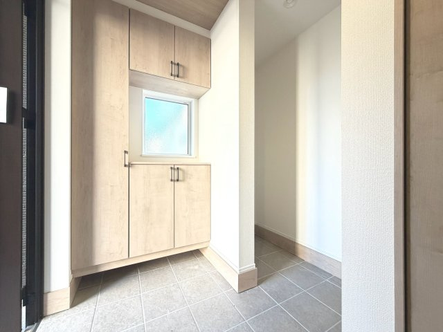 【新築戸建】札幌市豊平区月寒東2条19丁目5棟の玄関
