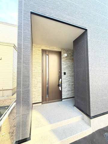 【新築戸建】札幌市豊平区月寒東2条19丁目5棟の玄関