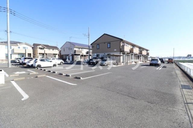ブレシア カツラの駐車場|高崎、前橋のお部屋探しはエンドスケープまで！お客様の理想お聞かせ下さい♪