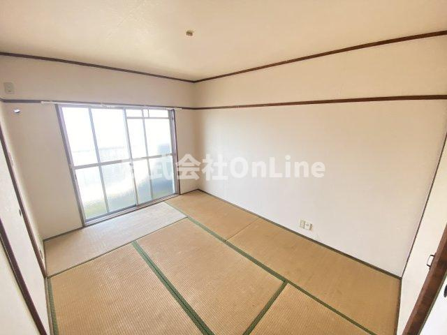 加美駅前コーポの和室