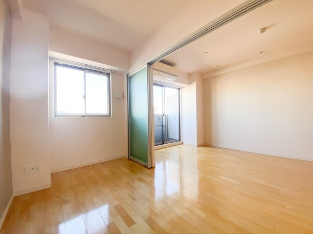 メゾンドール天下茶屋の洋室