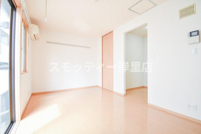 COZY岸里の居間・リビング