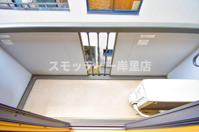 COZY岸里のバルコニー