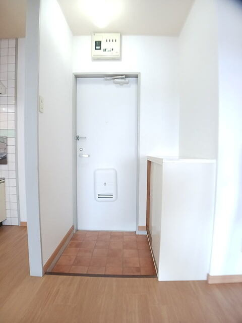 コーポサカイⅡの玄関|明るい玄関です