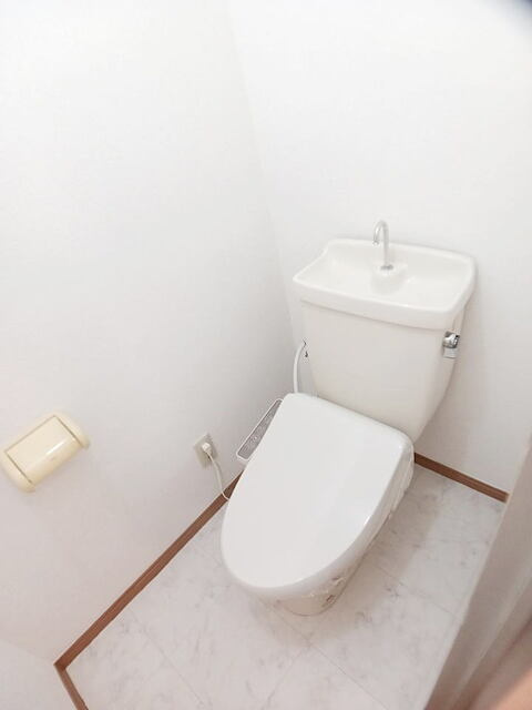 久留米市梅満町のアパートのトイレ|コンパクトで使いやすいトイレです