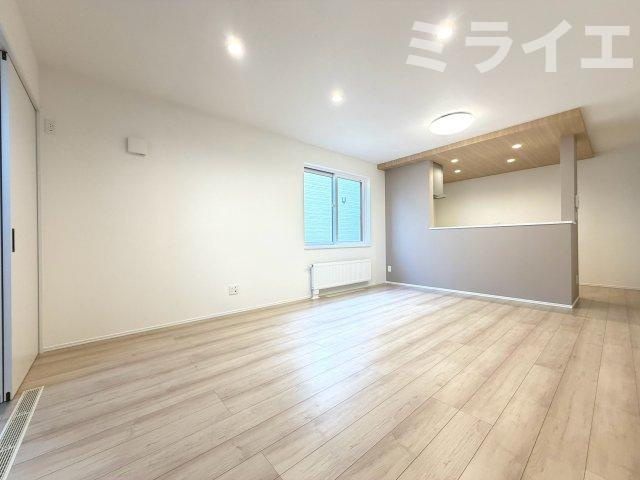 【新築戸建】札幌市豊平区月寒東2条19丁目5棟の居間・リビング