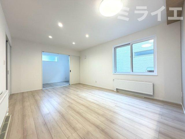 【新築戸建】札幌市豊平区月寒東2条19丁目5棟の居間・リビング