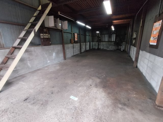 八尾工場104の内装