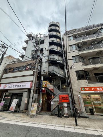 大阪市北区天神橋２丁目の店舗事務所の外観