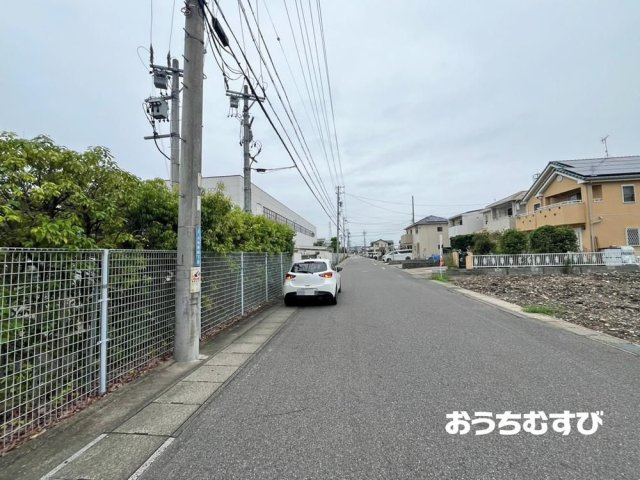 小牧市小牧原2丁目（全6棟）の前面道路含む現地写真