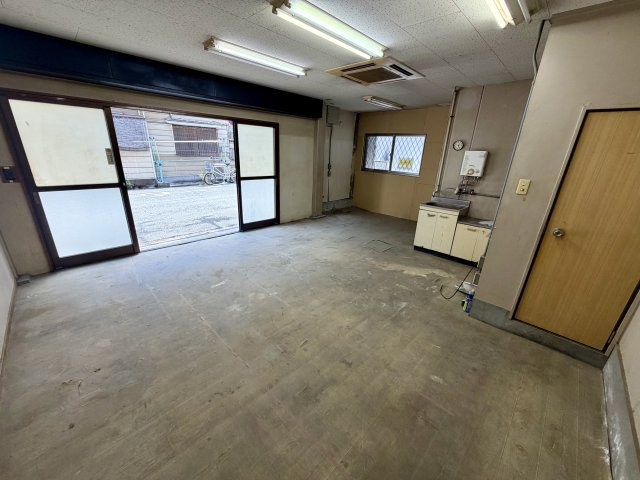 大阪市港区弁天４丁目の店舗事務所の内装