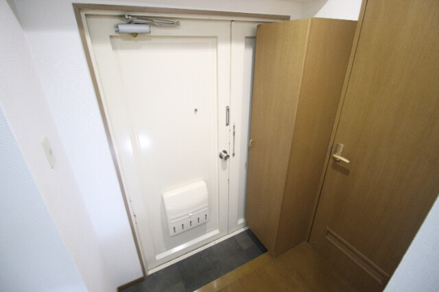 ルナメゾン芦屋の玄関