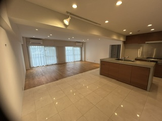 芦屋市東芦屋町の賃貸マンションの居間・リビング