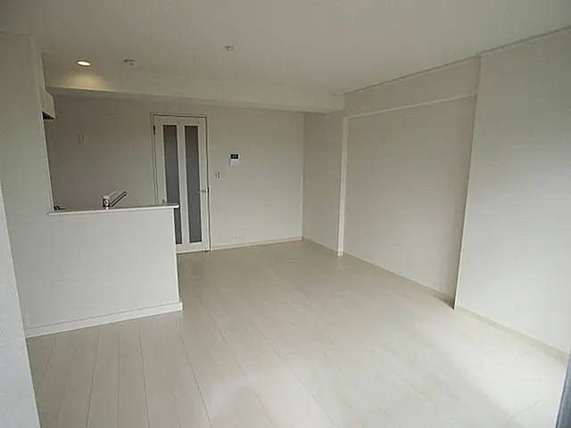 神戸市中央区熊内町６丁目の賃貸マンションの居間・リビング