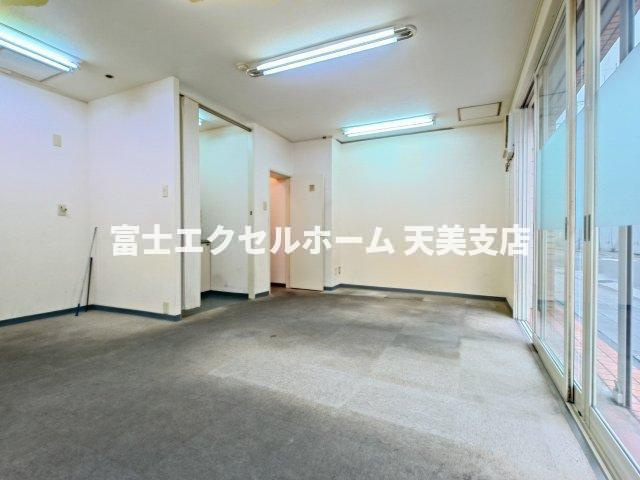 ユーアイ針中野のロビー