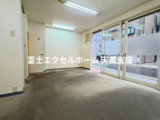 ユーアイ針中野のロビー