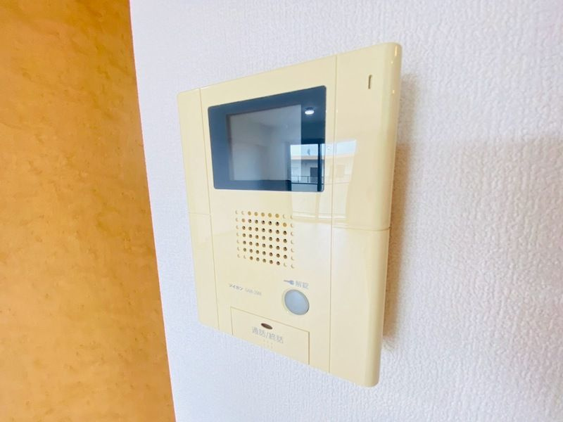 ルネスラシェーズのセキュリティ|TVモニター付きで安心です☆