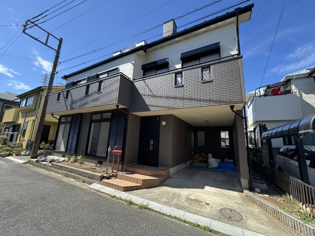 越谷市大林中古リフォーム戸建◆５LDKの前面道路含む現地写真