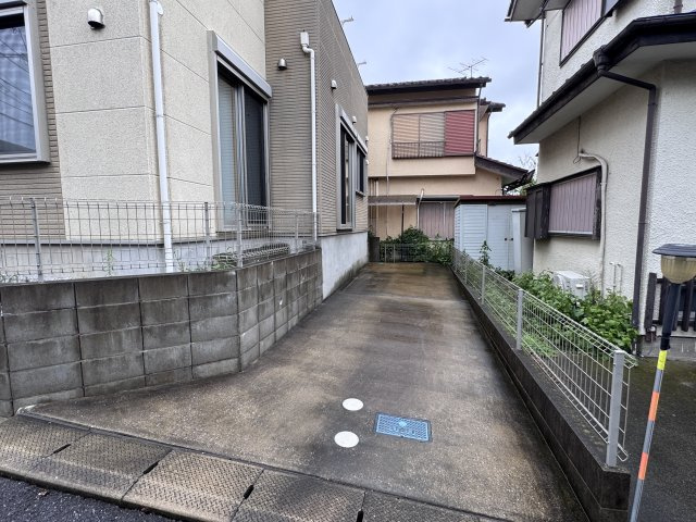 柏市東柏２丁目中古戸建の駐車場|注射スペース・縦列2台駐車可