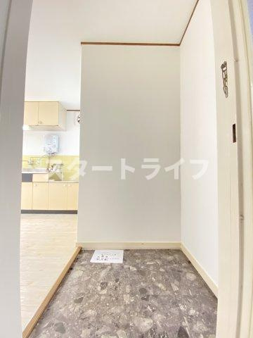 大阪市淀川区西三国１丁目の賃貸マンションの玄関