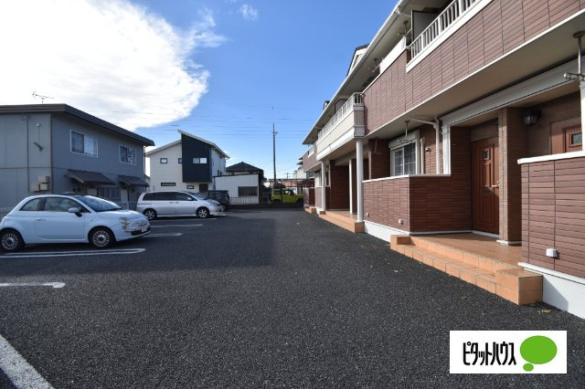 ノーヴァの駐車場