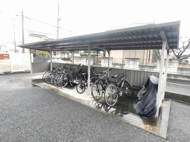 西中居ハイツ　Ａのその他|駐輪場