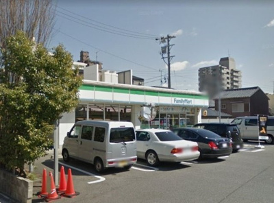 ファミリーマート芳野一丁目店 徒歩8分。 590m