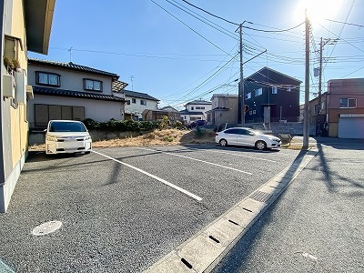 スターメゾンの駐車場