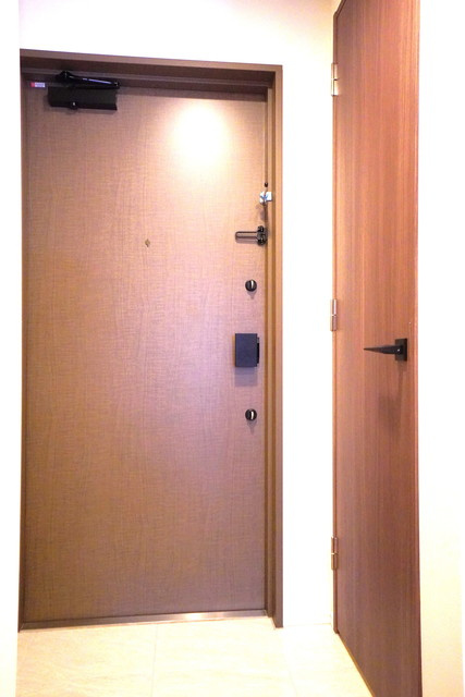 Ｊ．ＧＲＡＮ　Ｃｏｕｒｔ　品川西大井ＷＥＳＴの玄関|※写真は同タイプ住戸です。