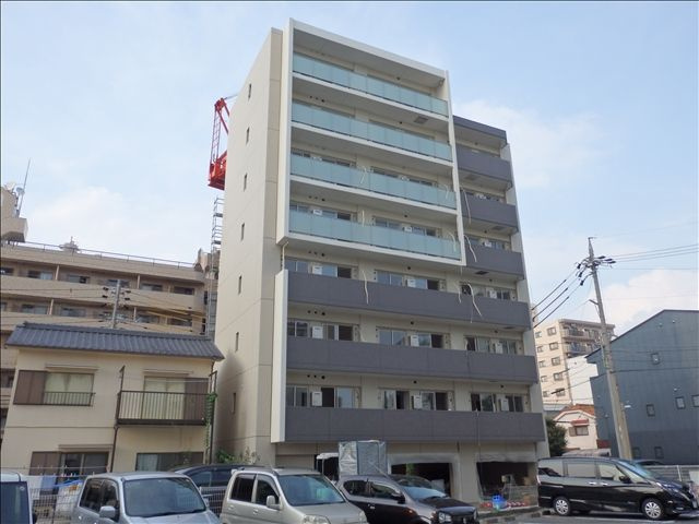 ステーションウエストタワーの外観