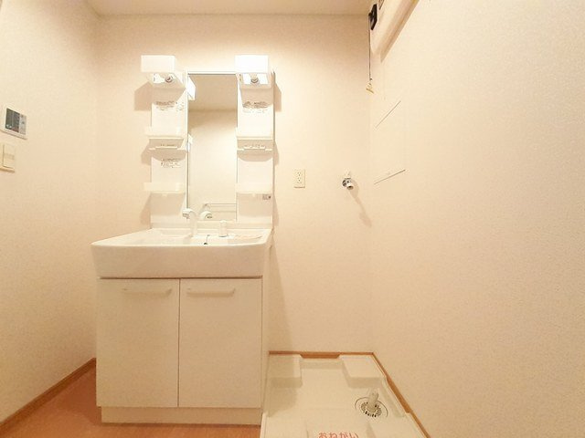 レスコアーヌの洗面所|ゆったりとスペースのある洗面所