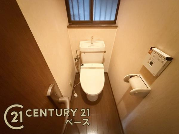 北葛城郡広陵町大字疋相の中古一戸建のトイレ|■ウォシュレット付きのお手洗いです！