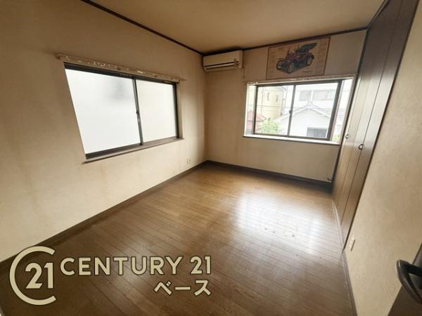 北葛城郡広陵町大字疋相の中古一戸建の洋室|■2面採光で明るい雰囲気のお部屋です！