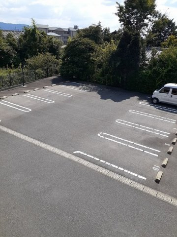グレイスサクラの駐車場