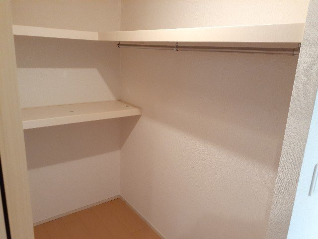 グランシュールＷＥＳＴ　Ⅱの収納