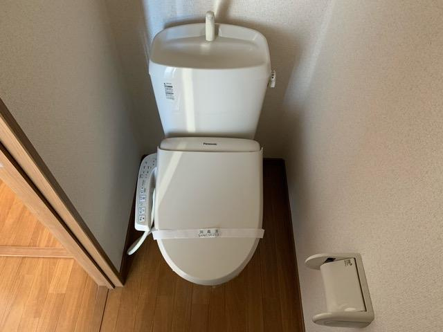 エルメゾン足崎　Ｃのトイレ|※106号室の画像です