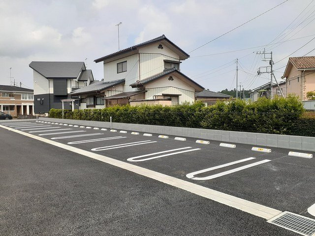フレンドビュー水野の駐車場