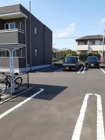 ブリッサ　セレノの駐車場