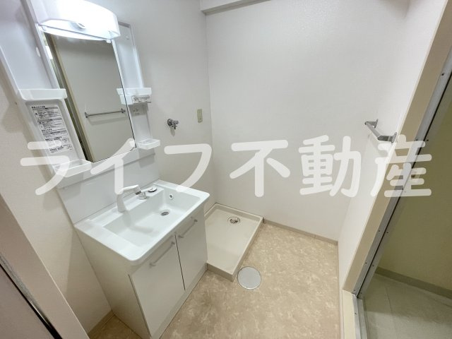 アムール新石切の洗面所|広い洗面スペース