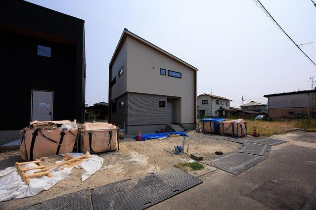 アーキデイズ　佐賀市高木瀬西５丁目２号地の前面道路含む現地写真|2号地　現地2026年8月14日撮影