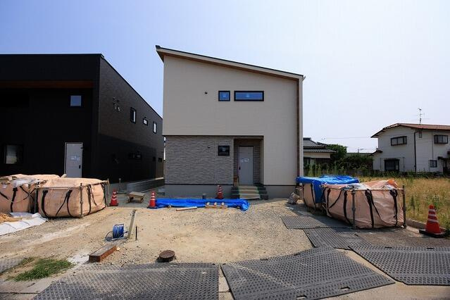 アーキデイズ　佐賀市高木瀬西５丁目２号地の前面道路含む現地写真|2号地　現地2026年8月14日撮影