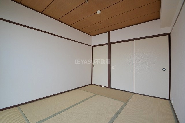 広島市西区西観音町の賃貸マンションの和室