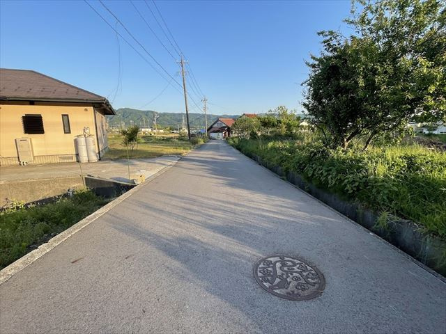 【前面道路含む現地写真】の画像