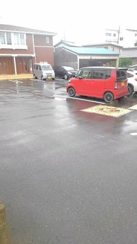 フィオリーレＢの駐車場