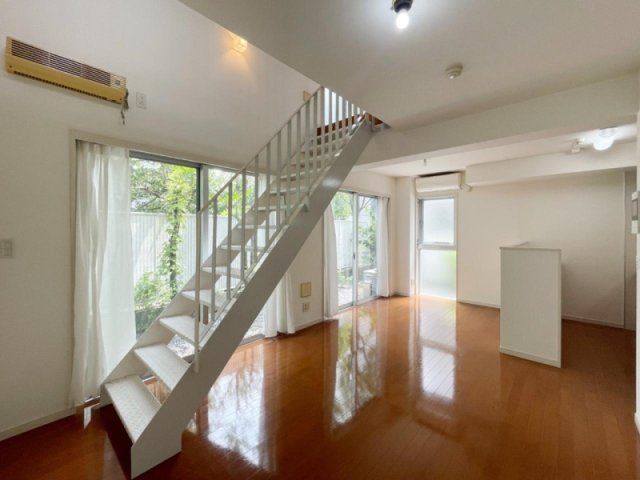 世田谷区玉川田園調布２丁目の賃貸マンションの居間・リビング|おしゃれなリビングです